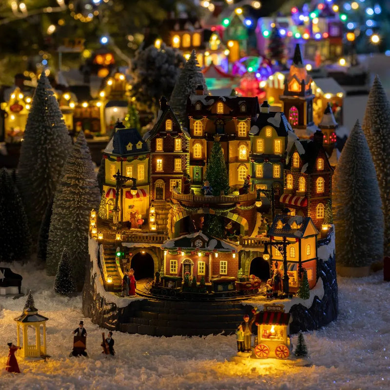 Villaggio di Natale Stazione Multicolor con LED, Movimenti e Musica 42,5 x 35,5 x 37,5 cm