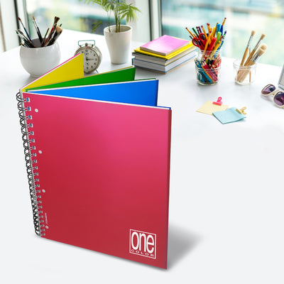 Quaderno Maxi A4 One Color con Copertina in PPL e Divisori 80 gr / 120 Fogli / 1 Rigo
