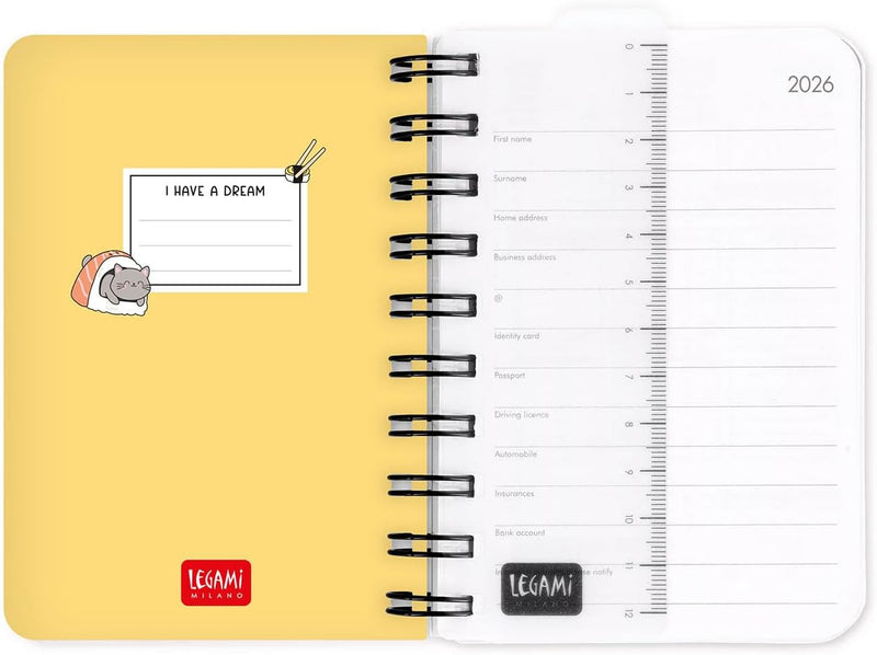 Agenda 12 Mesi Legami Giornaliera Small Spiralata 2026 Sushi Cat con Chiusura ad Elastico