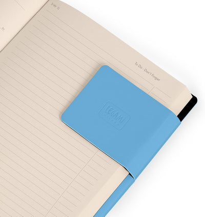 Agenda 12 Mesi Legami Giornaliera Medium 2026 Retro Blue con Chiusura ad Elastico