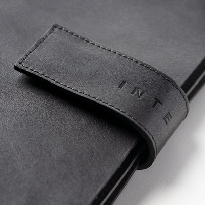 Agenda 12 Mesi Giornaliera 2026 Intempo Stretch Intercambiabile in Pelle Nero 15 x 21 cm