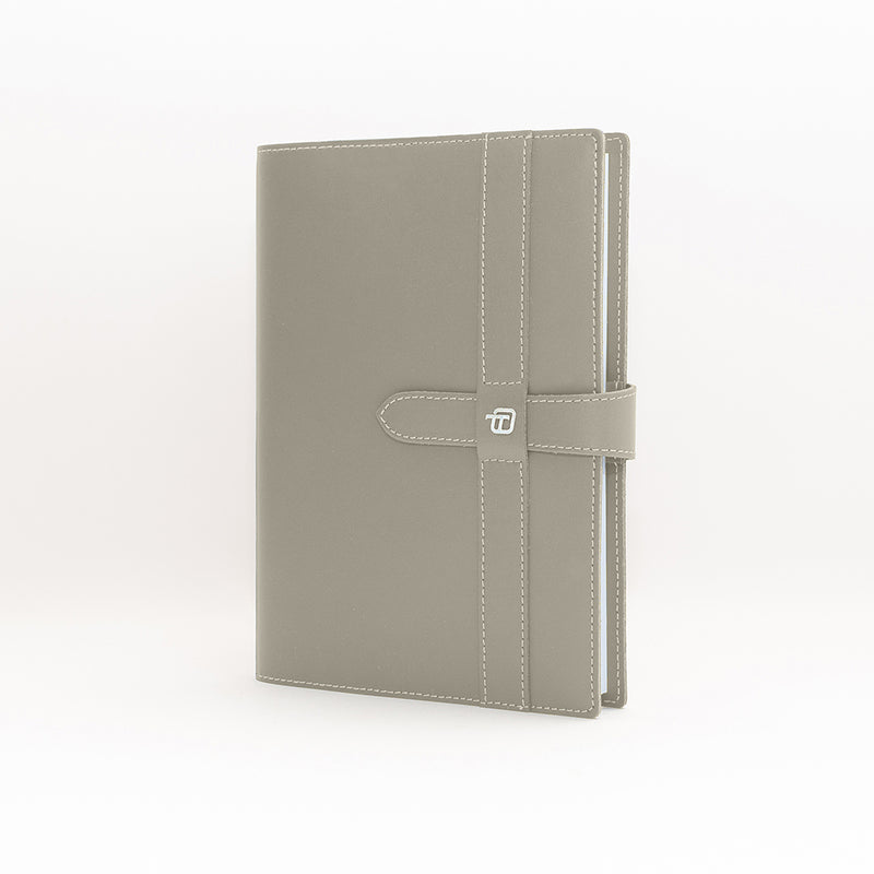 Agenda 12 Mesi Giornaliera 2026 Intempo Elegance Intercambiabile in Pelle con Laccio Grigio 15 x 21 cm