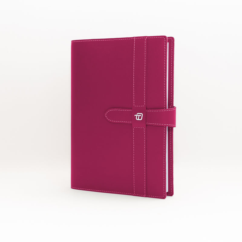 Agenda 12 Mesi Giornaliera Intercambiabile Elegance 2026 in Pelle con Laccio Fucsia - 15 x 21 cm