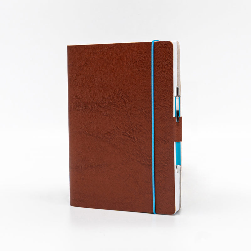 Agenda 12 Mesi Giornaliera Intempo Blue Band 2026 in Similpelle con Elastico Beige 15 x 21 cm