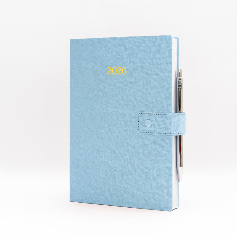 Agenda 12 Mesi Giornaliera Intempo Classic 2026 in Similpelle con Laccio Azzurro 15 x 21 cm