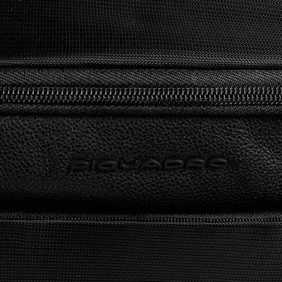 Beauty Case da Uomo Piquadro Marcel in Pelle e Tessuto Riciclato Nero