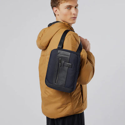 Borsello da Uomo Piquadro Brief 2 in Tessuto Riciclato con Porta iPad® Blu