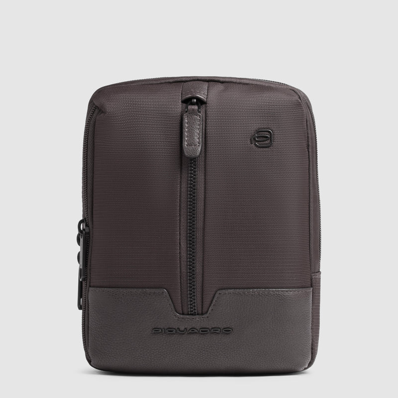 Borsello Piquadro Marcel in Pelle e Tessuto con Porta iPad®mini Testa di Moro