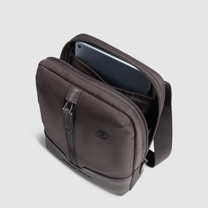 Borsello Piquadro Marcel in Pelle e Tessuto con Porta iPad®mini Testa di Moro