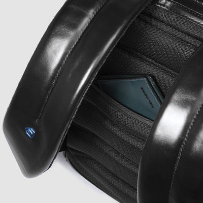 Zainetto Piquadro Blue Square in Pelle con Porta PC 14,'' e porta iPad®Pro 11'' Blue Square Nero