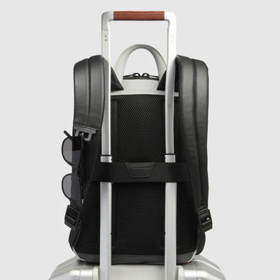 Zaino Piccolo Piquadro Urban in Pelle con Porta PC 14'' e iPad® Grigio e Nero