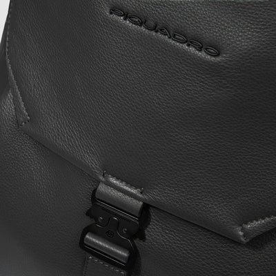 Zaino Roll-Top Piquadro Than con Porta PC 15,6'' e iPad®Pro 12,9" in Pelle Nero