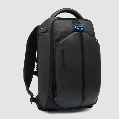 Zaino da Viaggio Piquadro PQ-Earth a 2 Scomparti con Porta PC 14'' e iPad® in Pelle Vegana e Tessuto Riciclato Nero
