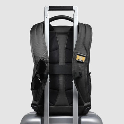 Zaino da Viaggio Piquadro PQ-Earth a 2 Scomparti con Porta PC 14'' e iPad® in Pelle Vegana e Tessuto Riciclato Nero