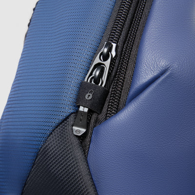 Zaino da Viaggio Piquadro PQ-Earth Porta PC 15,6'' iPad®Pro 12,9" in Pelle Vegana e in Tessuto Riciclato Blu