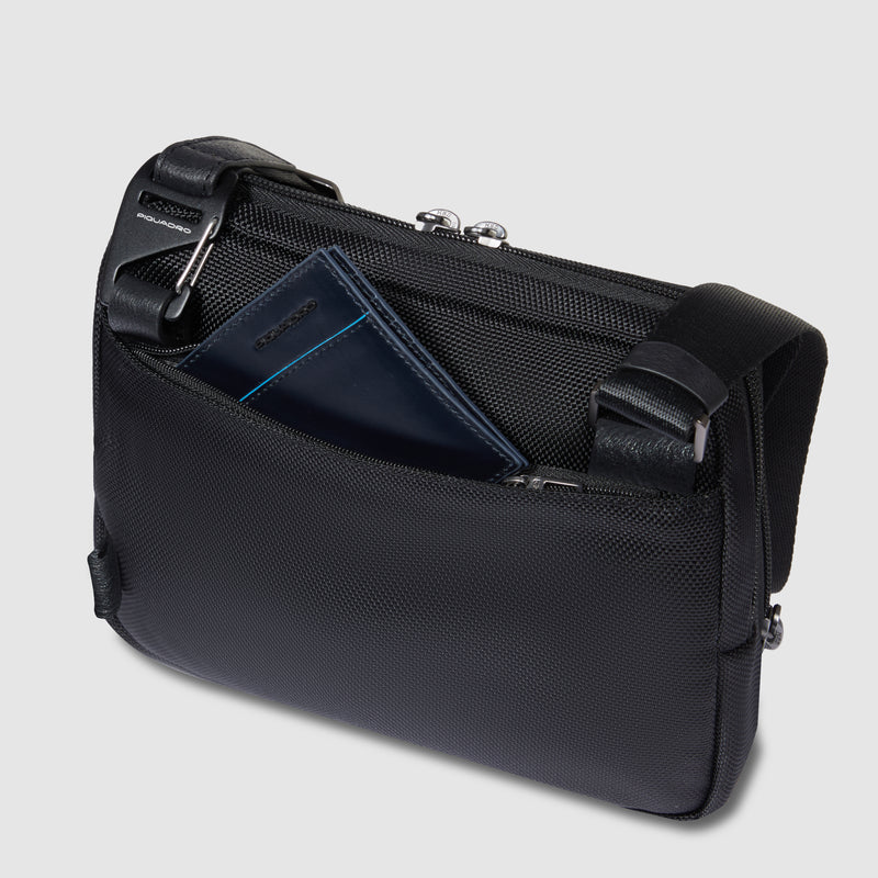 Borsello da Uomo Piquadro Brief in Tessuto Riciclato con Porta iPad®mini Nero