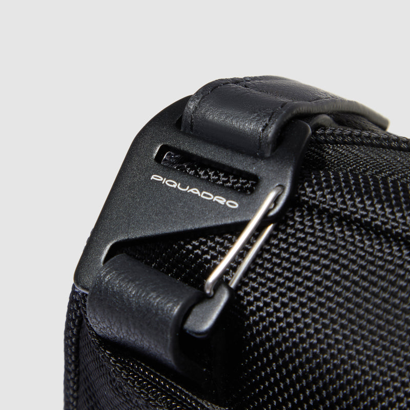 Borsello da Uomo Piquadro Brief in Tessuto Riciclato con Porta iPad®mini Nero