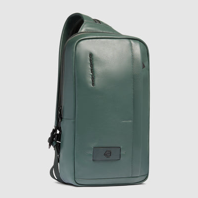 Zainetto Monospalla da Uomo Piquadro Russel in Pelle con Porta PC e Ipad® con RFID Verde