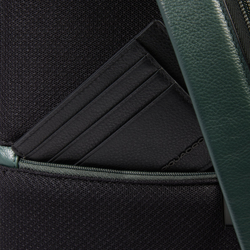 Zainetto Monospalla da Uomo Piquadro Russel in Pelle con Porta PC e Ipad® con RFID Verde