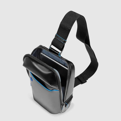 Zaino Monospalla da Uomo Piquadro Blue Square in Pelle con Porta iPad®mini Nero