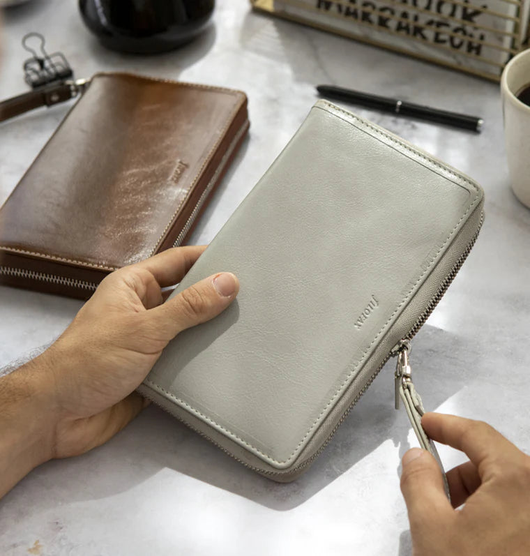 Organizer Filofax Malden Personal Compact con Zip Stone con Planner Annuale non Datato