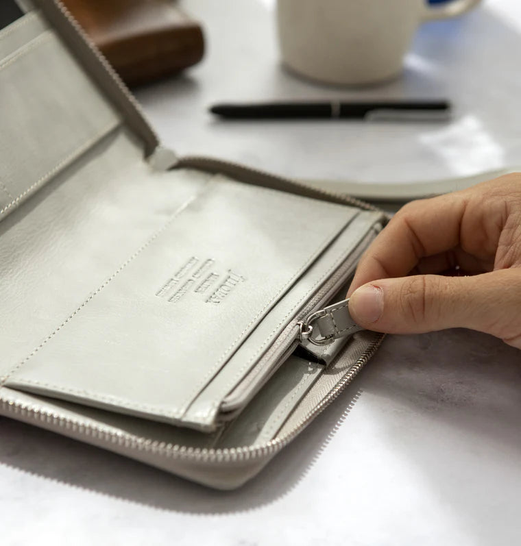 Organizer Filofax Malden Personal Compact con Zip Stone con Planner Annuale non Datato